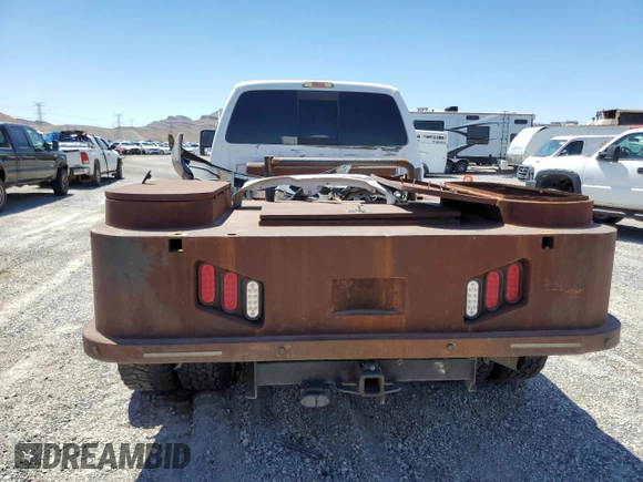 2010 Ford F-350 XL z VIN 1FTWW3DR4AEA53081, wystawiony jako Copart lot #67385594 z przebiegiem 190 666 mil mil oraz Szkoda całkowita • Salvage title. Historia ofert i sprzedaży dostępna na DreamBid. Obrazek 6.