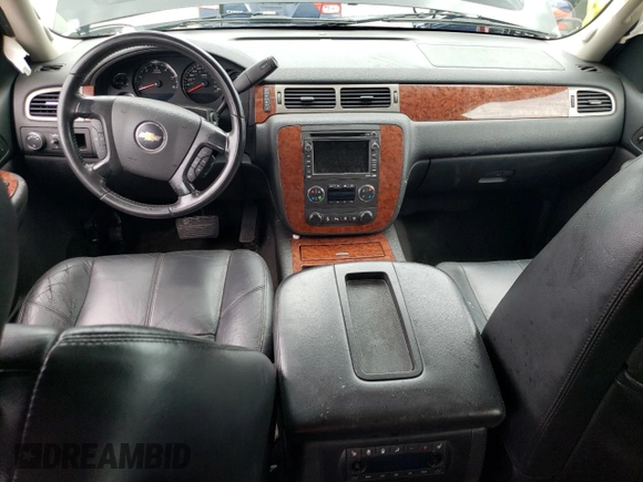 2008 Chevrolet Suburban 3LT with VIN 3GNFC16J48G201275, listed as a Copart auction lot 56451975 with 214,284 mi miles and Non repairable. Bid and sale history available at DreamBid. Image 8.