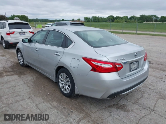 2017 Nissan Altima SV with VIN 1N4AL3AP9HC476384, listed as a IAAI auction lot 42331324 with 175,795 mi miles and . Bid and sale history available at DreamBid. Image 3.