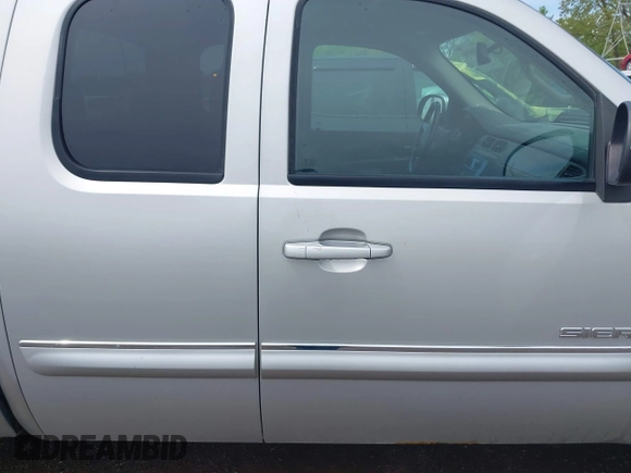 2010 GMC Sierra 1500 SLE z VIN 1GTSKVE30AZ167653, wystawiony jako IAAI lot #42085050 z przebiegiem 118 473 mil mil oraz . Historia ofert i sprzedaży dostępna na DreamBid. Obrazek 13.
