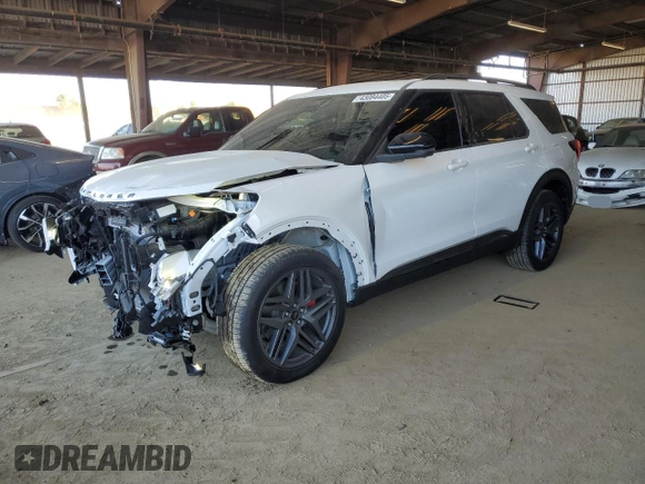 2025 Ford Explorer ST with VIN 1FMWK8GC4SGA05579, listed as a Copart auction lot 43084405 with 3,548 mi miles and Salvage Title. Bid and sale history available at carsss.com. Image 1.
