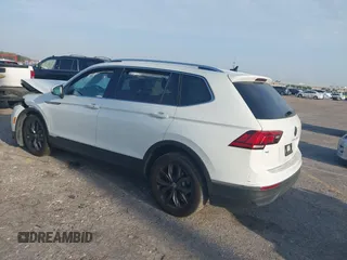 2024 Volkswagen Tiguan SE with VIN 3VV3B7AX3RM120298, listed as a IAAI auction lot 41862454 with Not provided miles and . Bid and sale history available at DreamBid. Image 3.