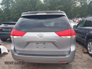 2013 Toyota Sienna LE AAS with VIN 5TDKK3DC5DS367505, listed as a IAAI auction lot 40373684 with 102,521 mi miles. Bid and sale history available at carsss.com. Image 17.