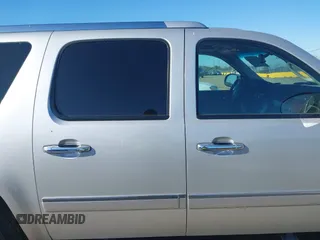 2010 GMC Yukon XL Denali with VIN 1GKUKMEF0AR176578, listed as a IAAI auction lot 41444927 with 175,100 mi miles. Bid and sale history available at carsss.com. Image 13.