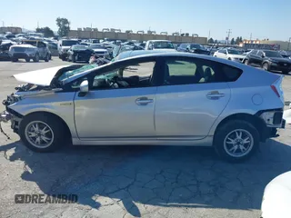 2011 Toyota Prius I with VIN JTDKN3DU4B5337236, listed as a IAAI auction lot 41593875 with Not Provided miles and . Bid and sale history available at DreamBid. Image 14.