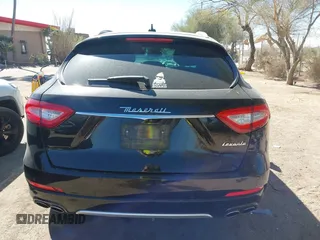 2017 Maserati Levante z VIN ZN661XUL9HX210893, wystawiony jako IAAI lot #41668712 z przebiegiem 77 850 mil mil oraz . Historia ofert i sprzedaży dostępna na DreamBid. Obrazek 17.