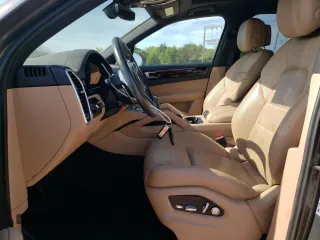 2020 Porsche Cayenne z VIN WP1AA2AY9LDA03086, wystawiony jako Copart lot #53942145 z przebiegiem 37 431 mil mil oraz Nie do naprawy • Non repairable. Historia ofert i sprzedaży dostępna na DreamBid. Obrazek 7.
