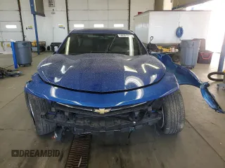 2017 Chevrolet Camaro 2LT z VIN 1G1FD1RS8H0117855, wystawiony jako Copart lot #58581245 z przebiegiem Nie podano mil oraz Szkoda całkowita • Salvage title. Historia ofert i sprzedaży dostępna na DreamBid. Obrazek 5.
