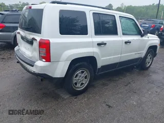 2016 Jeep Patriot Sport with VIN 1C4NJPBB8GD677732, listed as a IAAI auction lot 42343045 with 179,249 mi miles and . Bid and sale history available at DreamBid. Image 4.