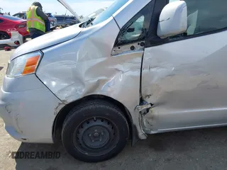 2015 Nissan NV200 SV with VIN 3N6CM0KN2FK720750, listed as a IAAI auction lot 42014352 with 206,616 mi miles. Bid and sale history available at carsss.com. Image 6.
