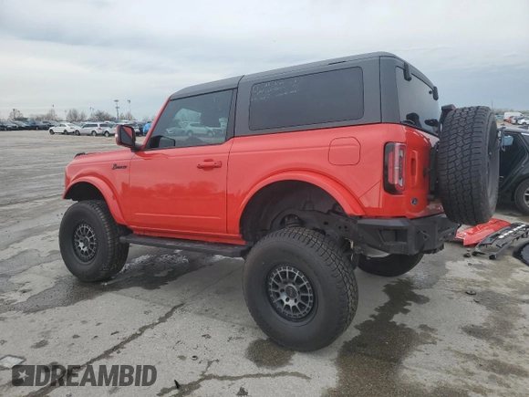 2023 Ford Bronco z VIN 1FMDE5AHXPLC15412, wystawiony jako Copart lot #50881875 z przebiegiem 437 mil mil oraz Szkoda całkowita • Salvage title. Historia ofert i sprzedaży dostępna na DreamBid. Obrazek 2.