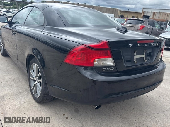 2012 Volvo C70 T5 with VIN YV1672MC2CJ127802, listed as a Copart auction lot 55505505 with 136,610 mi miles and Clean Title. Bid and sale history available at carsss.com. Image 3.