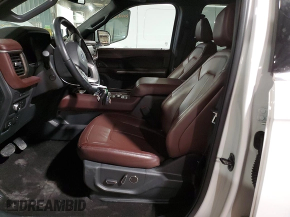 2022 Ford Expedition Max Limited с VIN 1FMJK2AT0NEA11220, выставлен на аукционе Copart как лот 41860675 с пробегом 43 635 миль миль и Списание • Salvage title. История ставок и продаж доступна на DreamBid. Изображение 7.