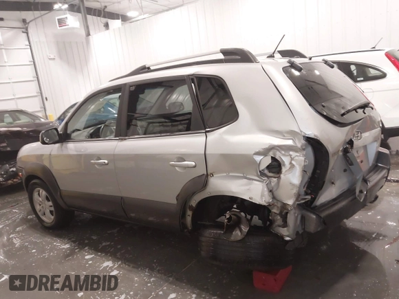 2007 Hyundai Tucson SE with VIN KM8JN12DX7U610529, listed as a IAAI auction lot 41370668 with 172,802 mi miles. Bid and sale history available at carsss.com. Image 14.