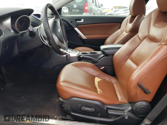 2010 Hyundai Genesis Coupe Grand Touring с VIN KMHHU6KH2AU038252, выставлен на аукционе Copart как лот 51447365 с пробегом 92 869 миль миль и Списание • Salvage title. История ставок и продаж доступна на DreamBid. Изображение 7.