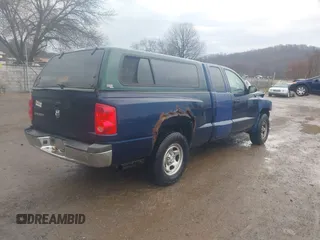 2007 Dodge Dakota ST z VIN 1D7HE22K77S181214, wystawiony jako IAAI lot #41911600 z przebiegiem 156 393 mil mil oraz . Historia ofert i sprzedaży dostępna na DreamBid. Obrazek 4.