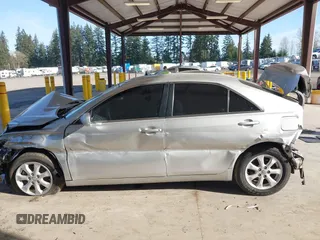 2011 Toyota Camry LE z VIN 4T1BF3EK3BU231811, wystawiony jako IAAI lot #41948136 z przebiegiem 133 722 mil mil oraz . Historia ofert i sprzedaży dostępna na DreamBid. Obrazek 14.