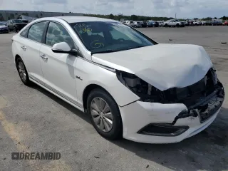 2016 Hyundai Sonata Hybrid SE with VIN KMHE24L1XGA016041, listed as a Copart auction lot 48023103 with 72,307 mi miles. Bid and sale history available at carsss.com. Image 4.