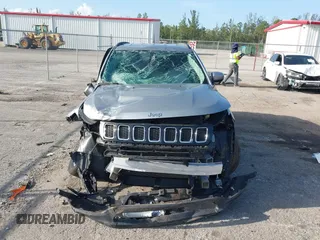 2020 Jeep Compass Altitude z VIN 3C4NJCBB6LT235321, wystawiony jako IAAI lot #42497160 z przebiegiem 25 615 mil mil oraz . Historia ofert i sprzedaży dostępna na DreamBid. Obrazek 6.