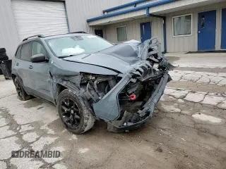 2014 Jeep Cherokee Trailhawk z VIN 1C4PJMBS1EW284275, wystawiony jako Copart lot #80191034 z przebiegiem 105 398 mil mil oraz Szkoda całkowita • Salvage title. Historia ofert i sprzedaży dostępna na DreamBid. Obrazek 12.