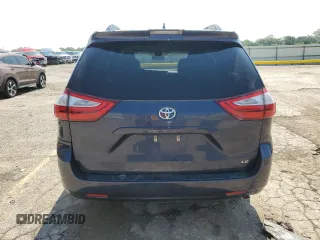 2018 Toyota Sienna LE Auto Access Seat with VIN 5TDKZ3DC5JS937221, listed as a Copart auction lot 59595765 with 118,790 mi miles and Salvage title. Bid and sale history available at DreamBid. Image 6.
