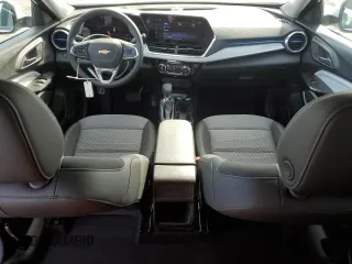 2025 Chevrolet Trax LT with VIN KL77LHE28SC026195, listed as a Copart auction lot 49676315 with 9,260 mi miles and Clean Title. Bid and sale history available at carsss.com. Image 8.