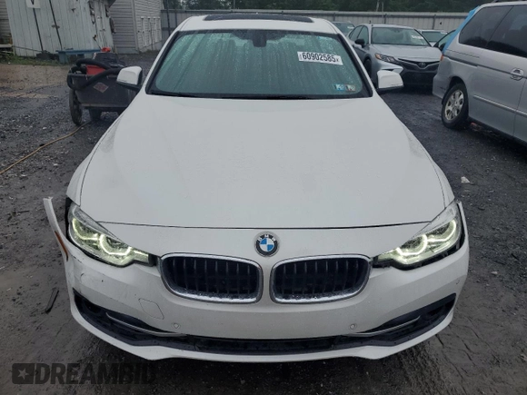 2017 BMW 3 Series 330i xDrive z VIN WBA8D9G36HNU66250, wystawiony jako Copart lot #60902585 z przebiegiem 104 030 mil mil oraz Szkoda całkowita • Salvage title. Historia ofert i sprzedaży dostępna na DreamBid. Obrazek 5.