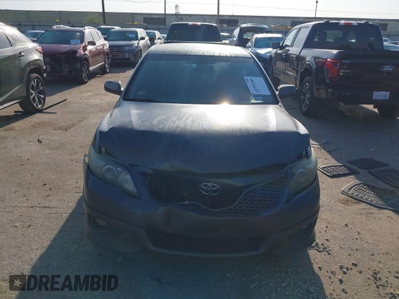 2011 Toyota Camry LE z VIN 4T1BF3EKXBU773360, wystawiony jako IAAI lot #41991860 z przebiegiem 201 251 mil mil oraz . Historia ofert i sprzedaży dostępna na DreamBid. Obrazek 12.