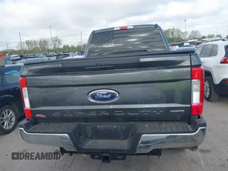 2018 Ford F-250 XL z VIN 1FT7W2B68JEC44218, wystawiony jako IAAI lot #42157081 z przebiegiem 173 909 mil mil oraz . Historia ofert i sprzedaży dostępna na DreamBid. Obrazek 17.