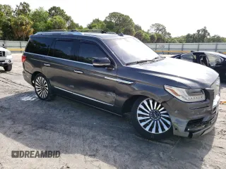2018 Lincoln Navigator Reserve z VIN 5LMJJ2LT9JEL01026, wystawiony jako Copart lot #58934324 z przebiegiem 50 480 mil mil oraz Szkoda całkowita • Salvage title. Historia ofert i sprzedaży dostępna na DreamBid. Obrazek 4.