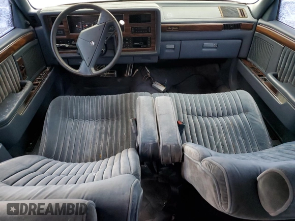 1989 Chrysler New Yorker z VIN 1C3BC4632KD549983, wystawiony jako Copart lot #44415435 z przebiegiem 44 683 mil mil oraz Szkody całkowita. Historia ofert i sprzedaży dostępna na DreamBid. Obrazek 8.