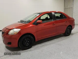 2012 Toyota Yaris z VIN JTDBT4K39CL031913, wystawiony jako Copart lot #55831525 z przebiegiem 215 739 mil mil oraz Czysty tytuł • Clean title. Historia ofert i sprzedaży dostępna na DreamBid. Obrazek 1.