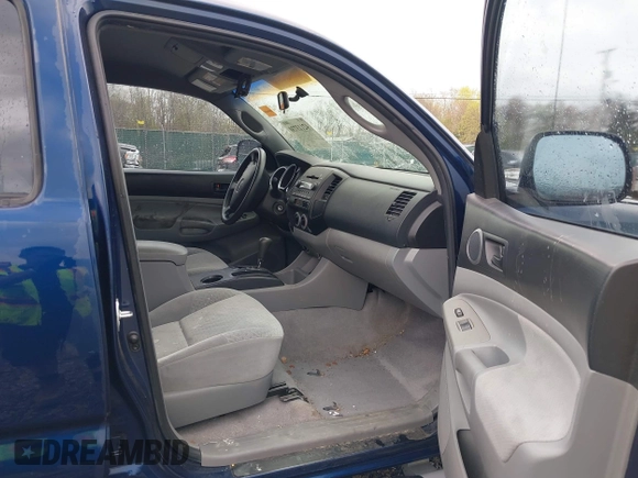 2008 Toyota Tacoma z VIN 5TELU42N28Z547400, wystawiony jako IAAI lot #42113730 z przebiegiem 115 935 mil mil oraz . Historia ofert i sprzedaży dostępna na DreamBid. Obrazek 5.