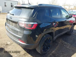 2018 Jeep Compass Limited with VIN 3C4NJDCB7JT361639, listed as a IAAI auction lot 41850166 with 80,208 mi miles. Bid and sale history available at carsss.com. Image 4.