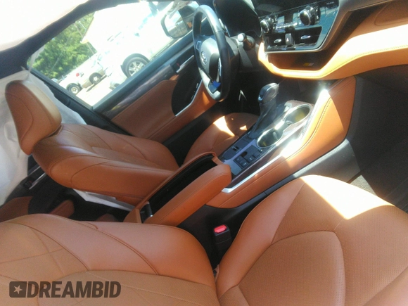 2023 Toyota Highlander L z VIN 5TDKDRAH7PS047667, wystawiony jako IAAI lot #42346321 z przebiegiem 24 917 mil mil oraz . Historia ofert i sprzedaży dostępna na DreamBid. Obrazek 5.