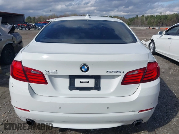 2011 BMW 5 Series 535i z VIN WBAFR7C50BC804345, wystawiony jako IAAI lot #41856642 z przebiegiem 127 357 mil mil oraz . Historia ofert i sprzedaży dostępna na DreamBid. Obrazek 16.