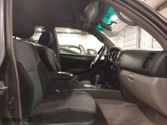 2006 Toyota 4Runner SR5 with VIN JTEBU14RX68061714, listed as a IAAI auction lot 41430786 with 206,629 mi miles. Bid and sale history available at carsss.com. Image 5.