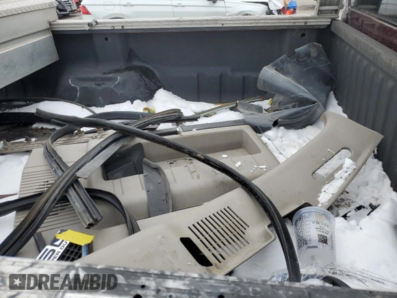 2010 Ford F-250 XL z VIN 1FTNF2B59AEA69394, wystawiony jako Copart lot #41754165 z przebiegiem 181 819 mil mil oraz Szkoda całkowita • Salvage title. Historia ofert i sprzedaży dostępna na DreamBid. Obrazek 14.