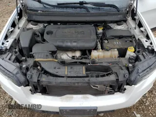 2019 Jeep Cherokee Latitude z VIN 1C4PJLCB3KD269759, wystawiony jako Copart lot #57451945 z przebiegiem 80 263 mil mil oraz Szkoda całkowita • Salvage title. Historia ofert i sprzedaży dostępna na DreamBid. Obrazek 12.