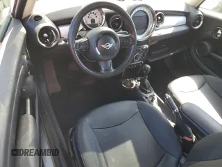 2011 MINI Clubman z VIN WMWZF3C53BT188932, wystawiony jako Copart lot #47618795 z przebiegiem Nie podano mil oraz Szkoda całkowita • Salvage title. Historia ofert i sprzedaży dostępna na DreamBid. Obrazek 8.