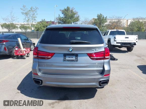 2015 BMW X5 xDrive50i z VIN 5UXKR6C59F0J76691, wystawiony jako IAAI lot #41857319 z przebiegiem 32 830 mil mil oraz . Historia ofert i sprzedaży dostępna na DreamBid. Obrazek 17.