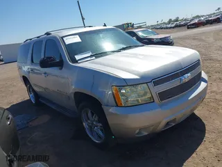 2007 Chevrolet Suburban LT with VIN 1GNFC16J87J230680, listed as a IAAI auction lot 42111804 with 1 mi miles. Bid and sale history available at carsss.com. Image 1.