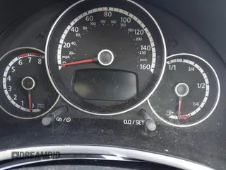 2013 Volkswagen Beetle 2.5L w/Sun/Sound/Nav с VIN 3VWJP7AT7DM677581, выставлен на аукционе IAAI как лот 42429868 с пробегом Не указан миль и . История ставок и продаж доступна на DreamBid. Изображение 7.