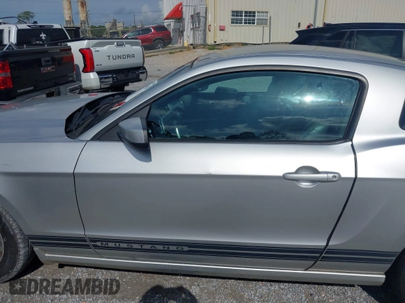 2014 Ford Mustang V6 with VIN 1ZVBP8AM4E5265015, listed as a IAAI auction lot 42439824 with 185,639 mi miles and . Bid and sale history available at DreamBid. Image 15.