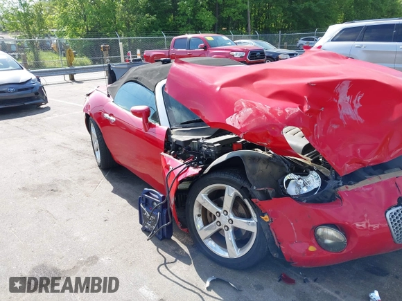 2008 Pontiac Solstice z VIN 1G2MB35B58Y102189, wystawiony jako IAAI lot #42146408 z przebiegiem Nie podano mil oraz . Historia ofert i sprzedaży dostępna na DreamBid. Obrazek 1.