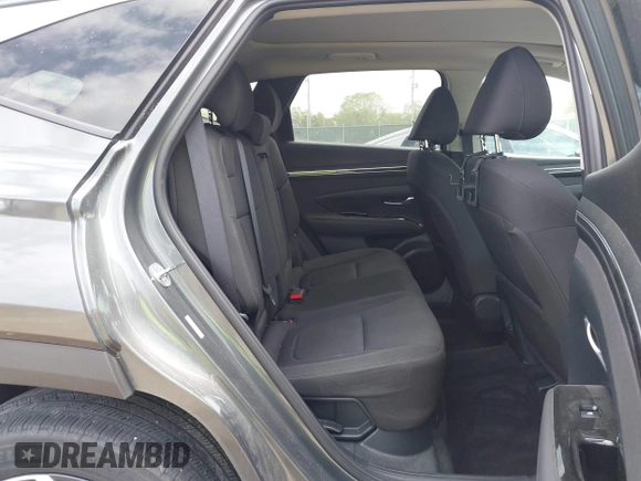 2022 Hyundai Tucson SEL Convenience with VIN KM8JFCA14NU076957, listed as a IAAI auction lot 42038770 with 20,057 mi miles and . Bid and sale history available at carsss.com. Image 8.