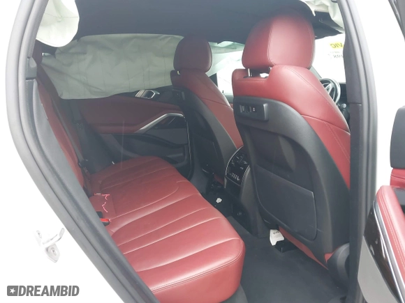 2021 BMW X6 xDrive40i with VIN 5UXCY6C00M9F88215, listed as a IAAI auction lot 41646498 with 43,587 mi miles. Bid and sale history available at carsss.com. Image 8.