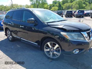 2015 Nissan Pathfinder S z VIN 5N1AR2MM6FC617716, wystawiony jako IAAI lot #42216787 z przebiegiem 148 166 mil mil oraz . Historia ofert i sprzedaży dostępna na DreamBid. Obrazek 1.