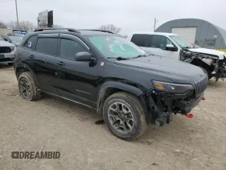 2020 Jeep Cherokee Trailhawk z VIN 1C4PJMBN6LD518073, wystawiony jako Copart lot #43611095 z przebiegiem 39 947 mil mil oraz Szkoda całkowita • Salvage title. Historia ofert i sprzedaży dostępna na DreamBid. Obrazek 4.