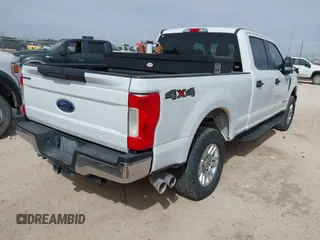 2017 Ford F-250 Lariat z VIN 1FT7W2BT7HEE48637, wystawiony jako IAAI lot #42234510 z przebiegiem 200 831 mil mil oraz . Historia ofert i sprzedaży dostępna na DreamBid. Obrazek 4.